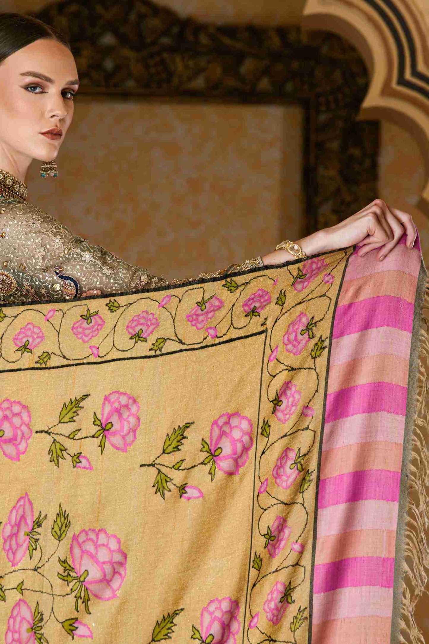 Women’s Maroon Tilla Embroidered Kashmiri Silk Pheran